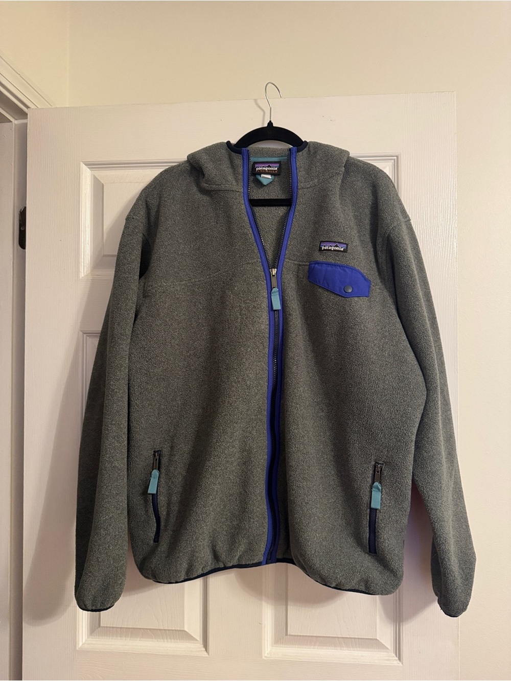 Patagonia Men's Gray Fleece Jacket with Blue Trim Hooded XL